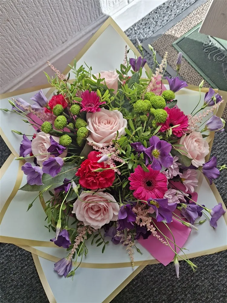 Florist's Choice - Large — Florist choice - leave it to your florist to choose the best seasonal blooms available to create som