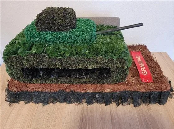 Army Tank - Artificial — Army Tank made in artificial flowers, ideal for someone who's been in the army or just loved tanks.