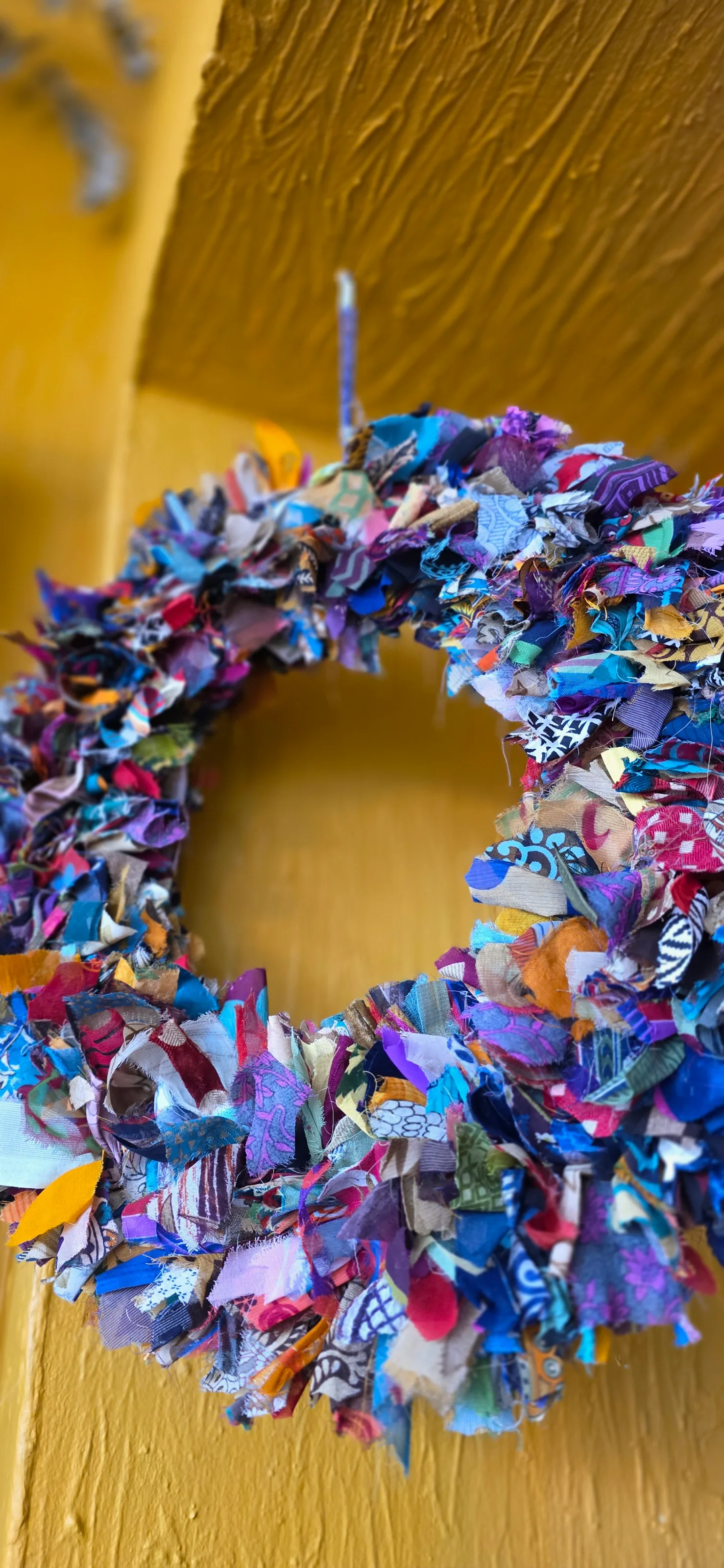 Sari Wreath Mixed Recycled fabric