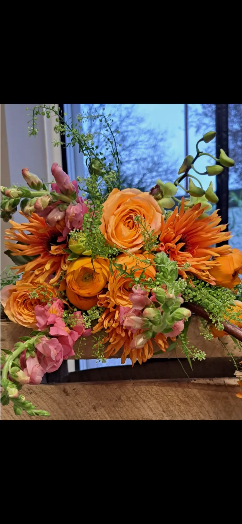 Tropical  Hot Handtie  — You should probably wear sunglasses when admiring this handtie! The warmth from its zesty colour pal